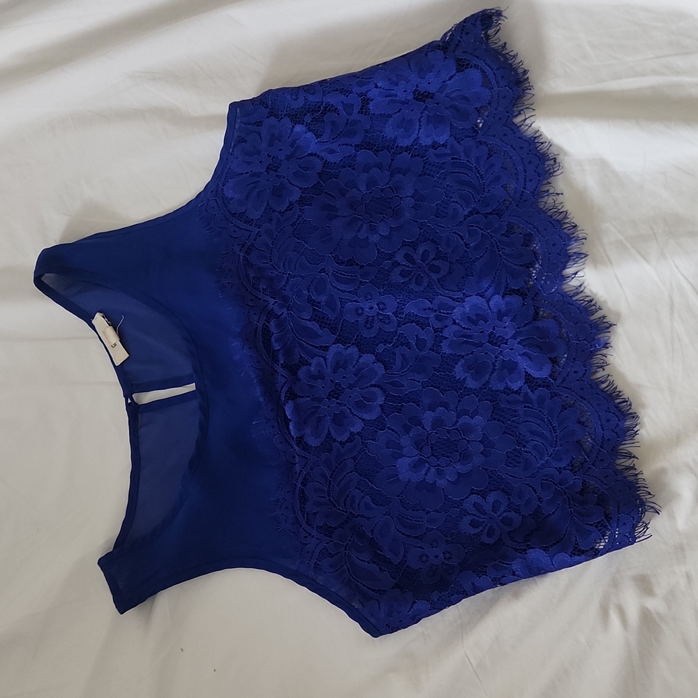 Lace croptop